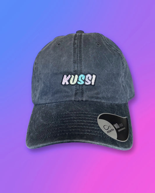 Cap „Kussi“ heavy used black - bunte Schrift