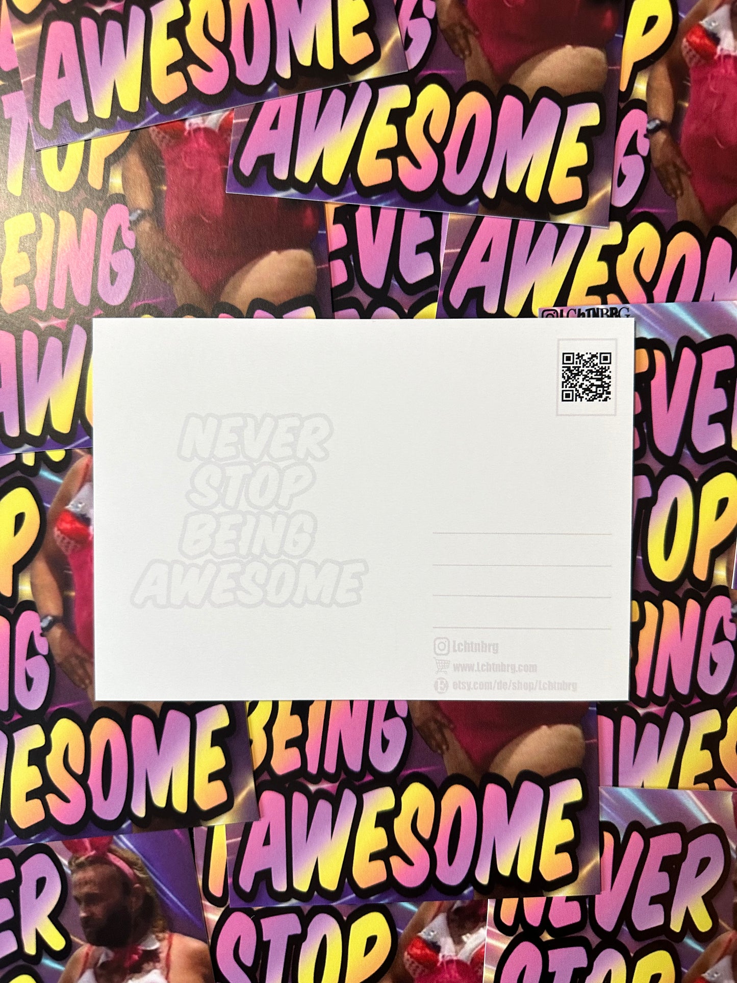 Postkarte „Never stop being awesome“