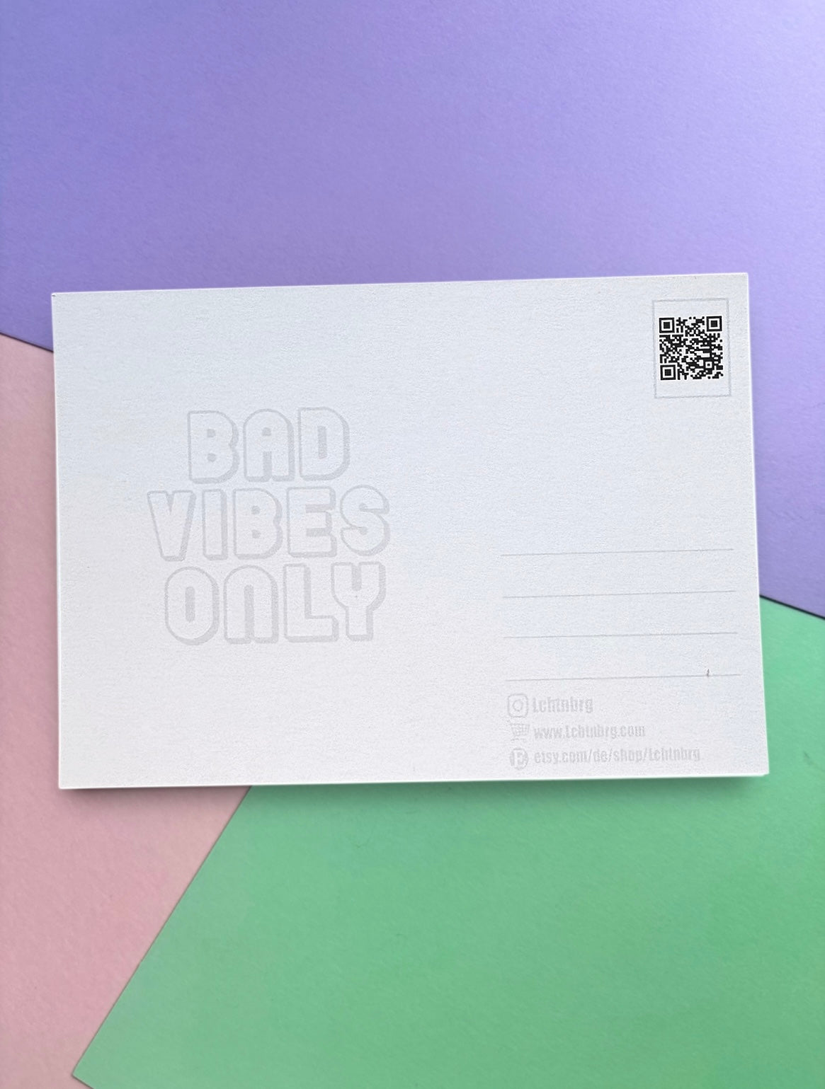 Postkarte „Bad vibes only“