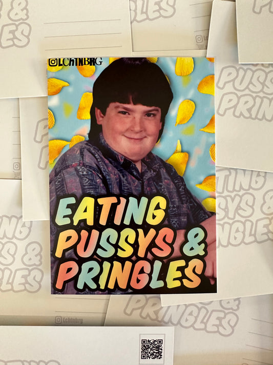 Postkarte „Eating pussy and pringles“